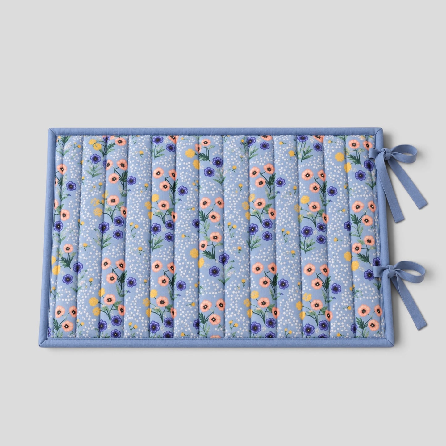 Blue Meadow Quilted Cat Duvet