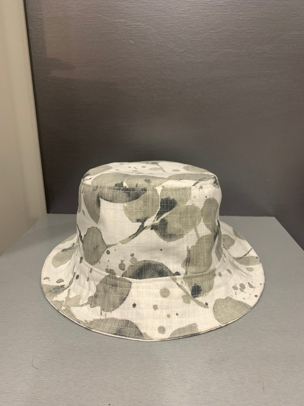 WALKING BUCKET HAT-OFF WHITE & GRAY