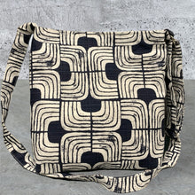 Load image into Gallery viewer, GEO CROSSBODY BAG / SHOULDER BAG- WHITE &amp; NAVY