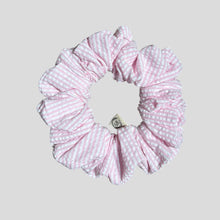 Load image into Gallery viewer, Élise Scrunchies Seasucker Gingham-Red (Set of 3)